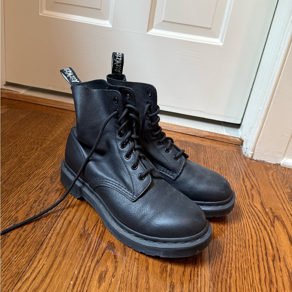 Women’s Doc Martens 1460 Pascal Mono (barely worn)